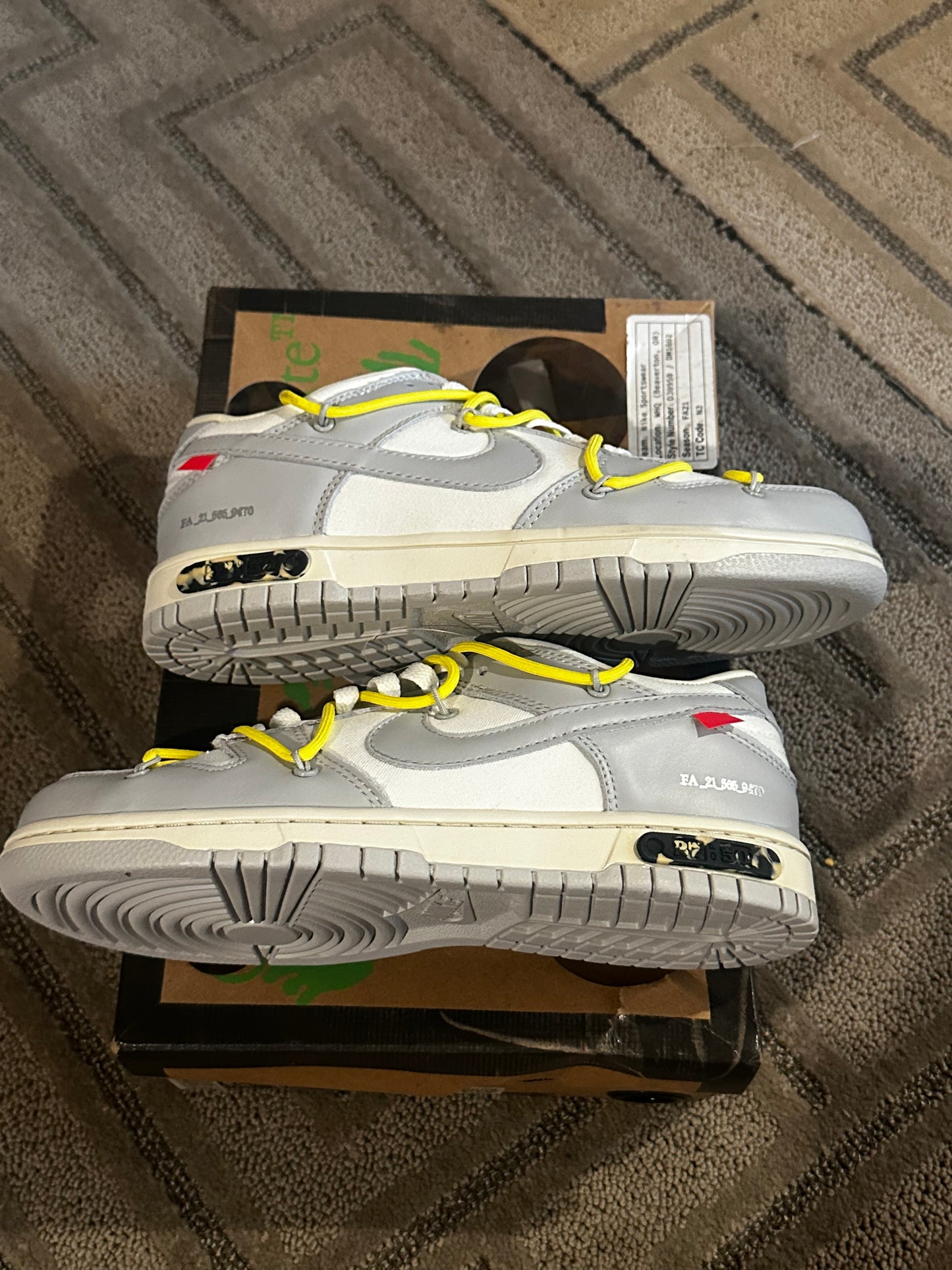 Off white Nike’s size 6