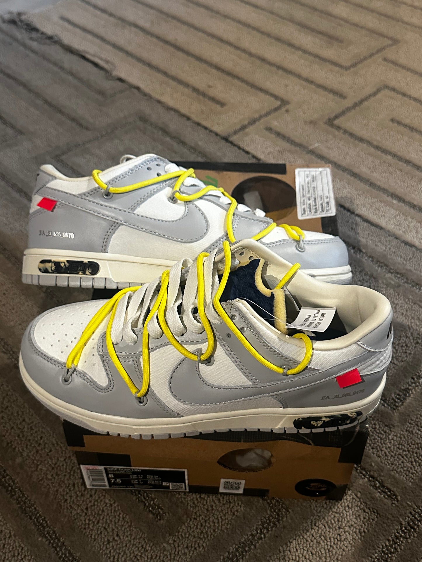 Off white Nike’s size 6
