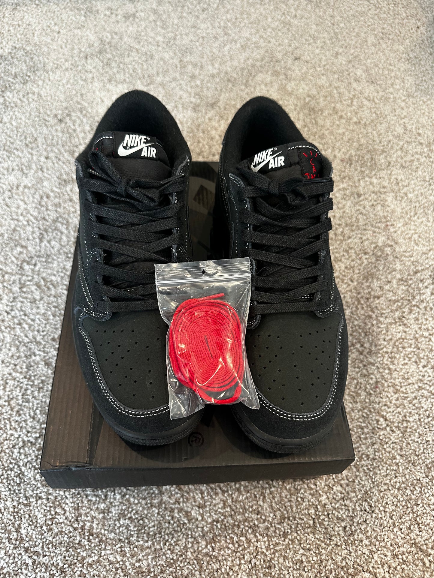 Black Low Top phantom sneakers size 11 mens