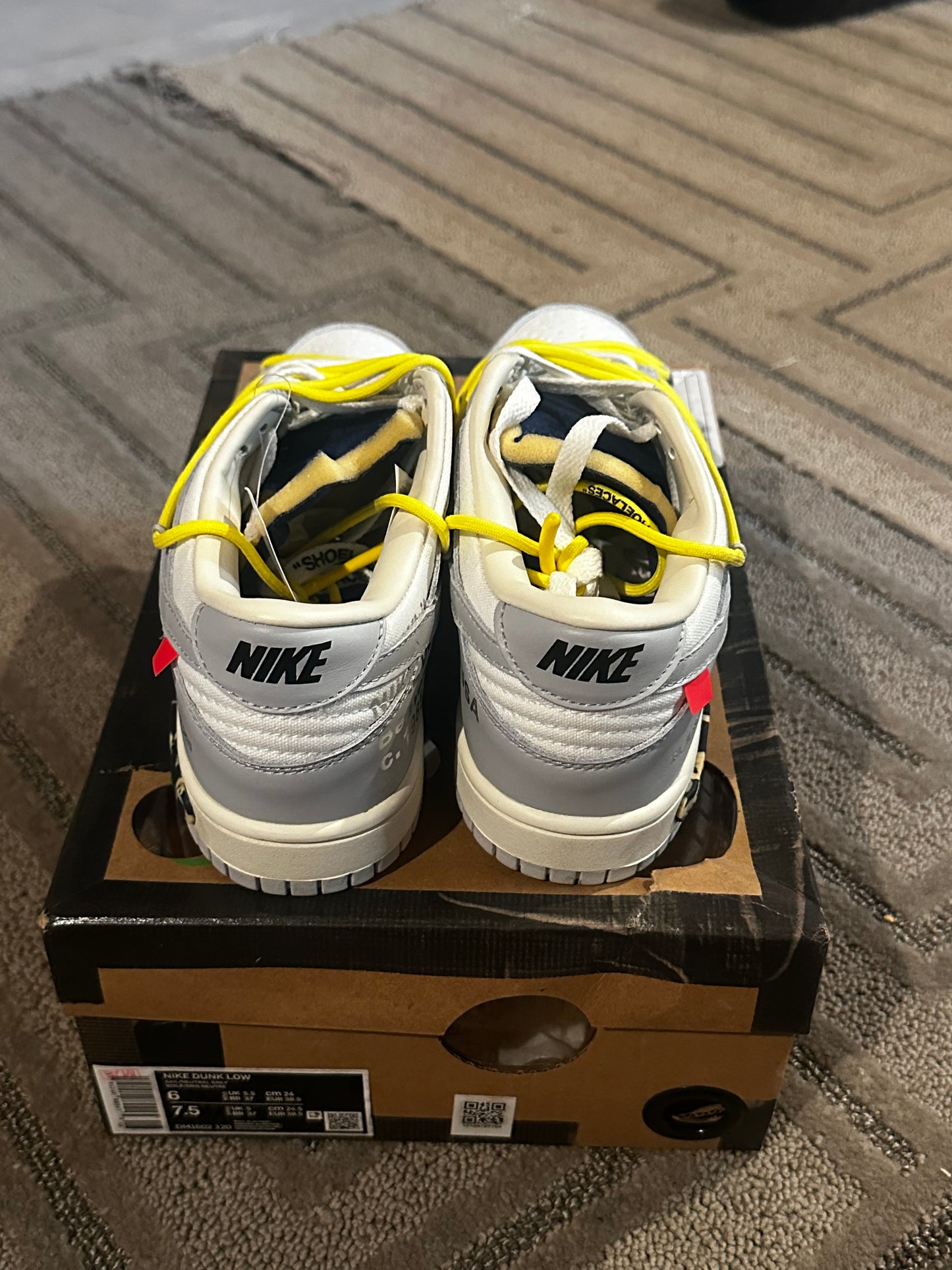Off white Nike’s size 6