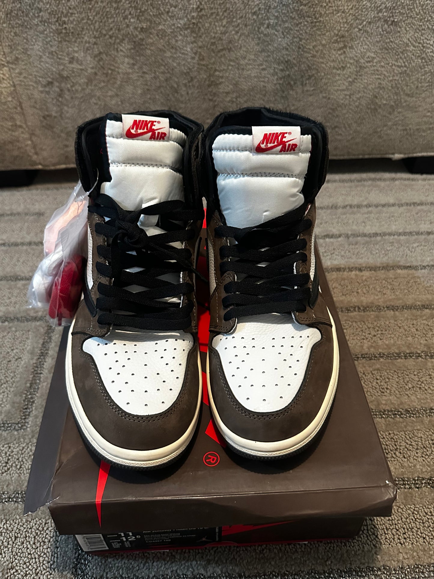 Brown/Black mens jordan’s size 11