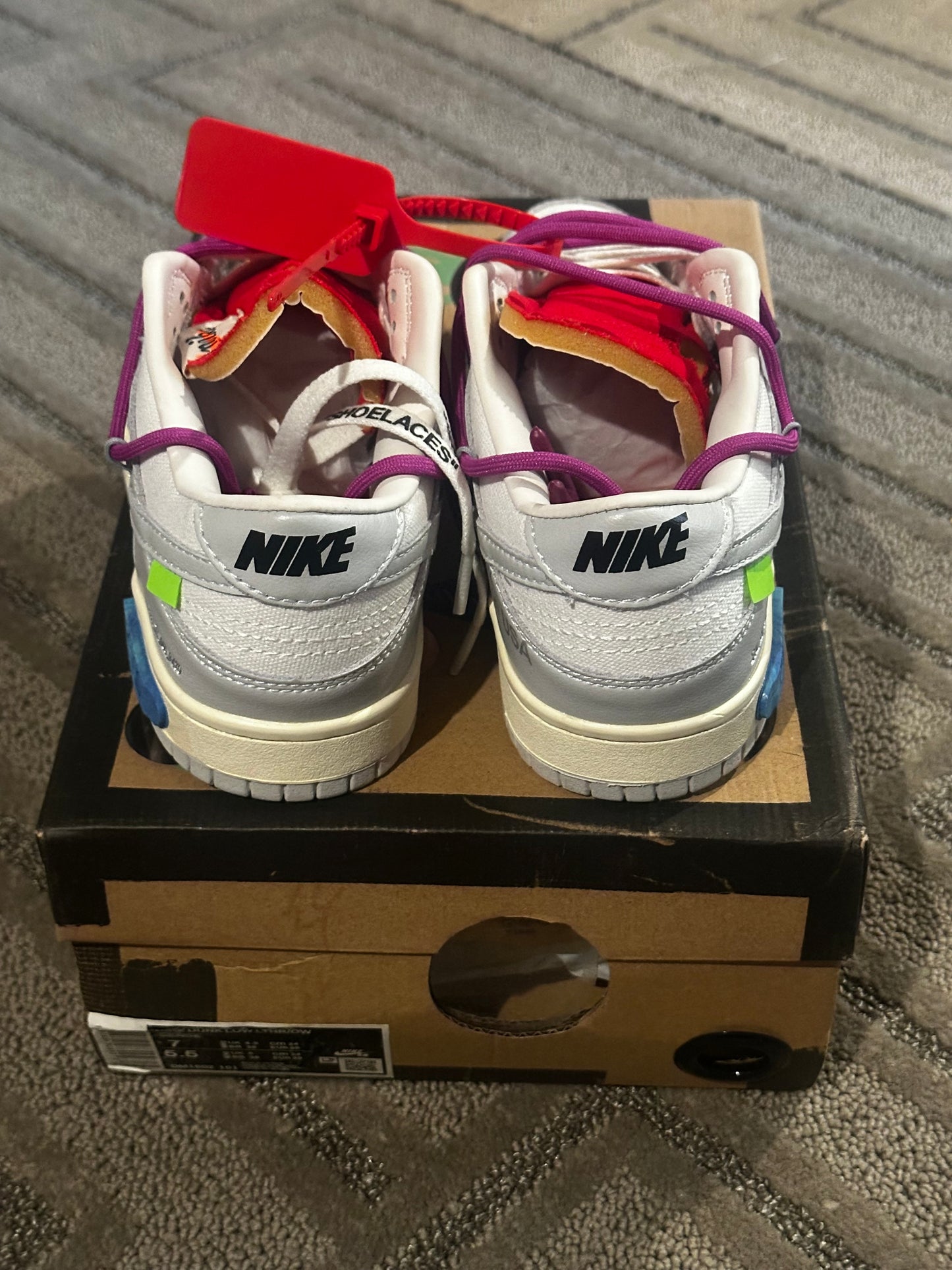 Nike off white size 7 woman’s