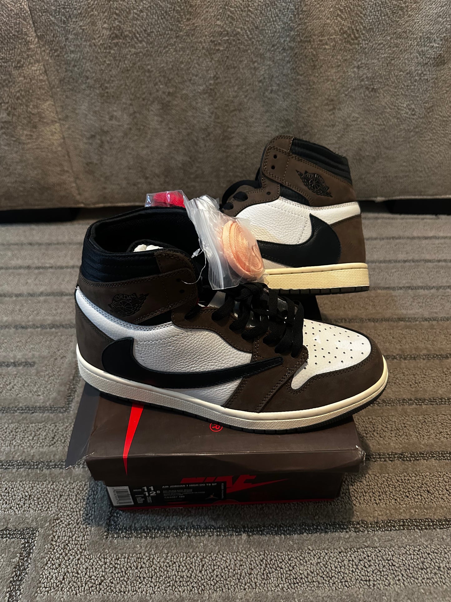 Brown/Black mens jordan’s size 11