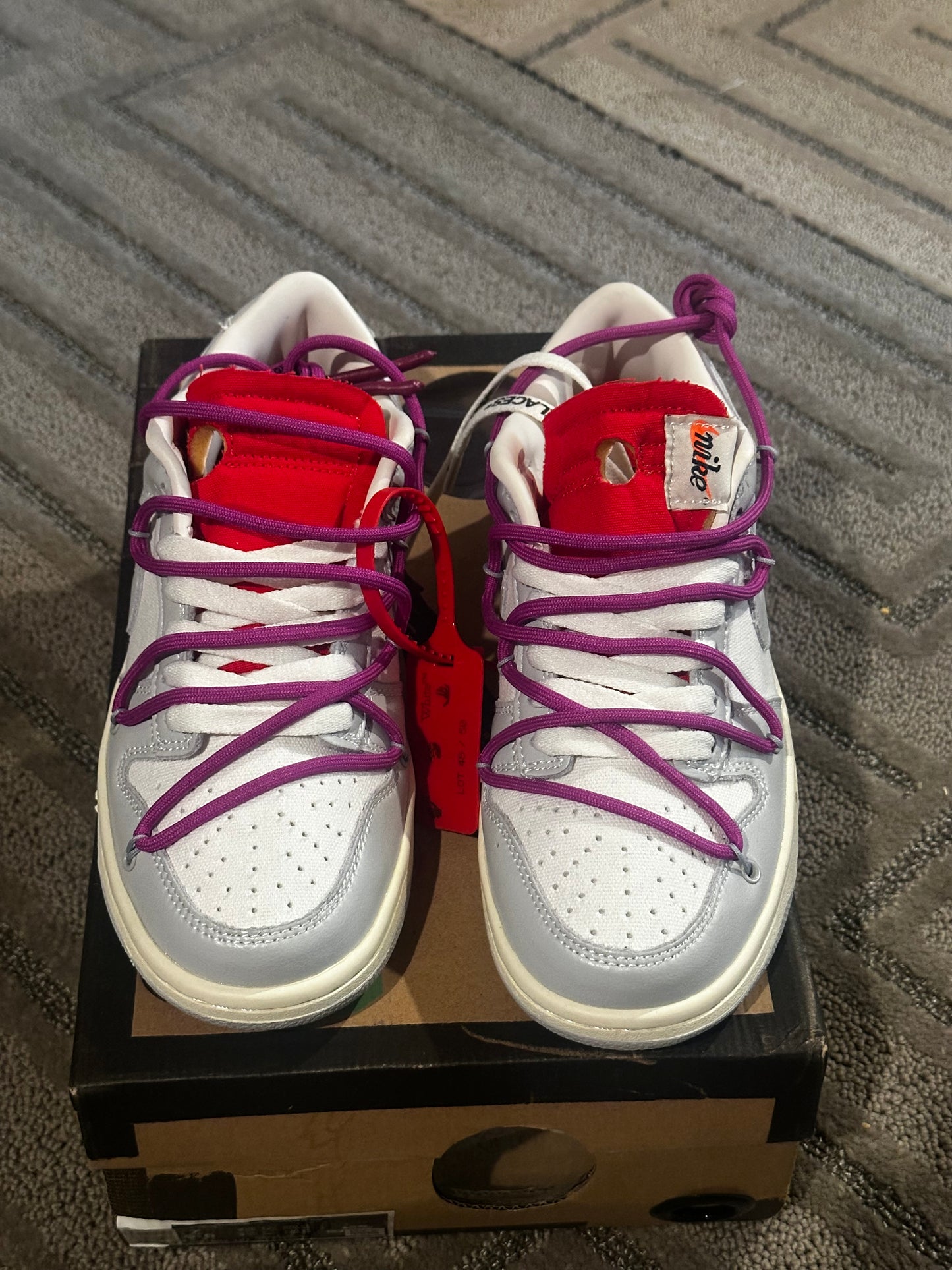 Nike off white size 7 woman’s