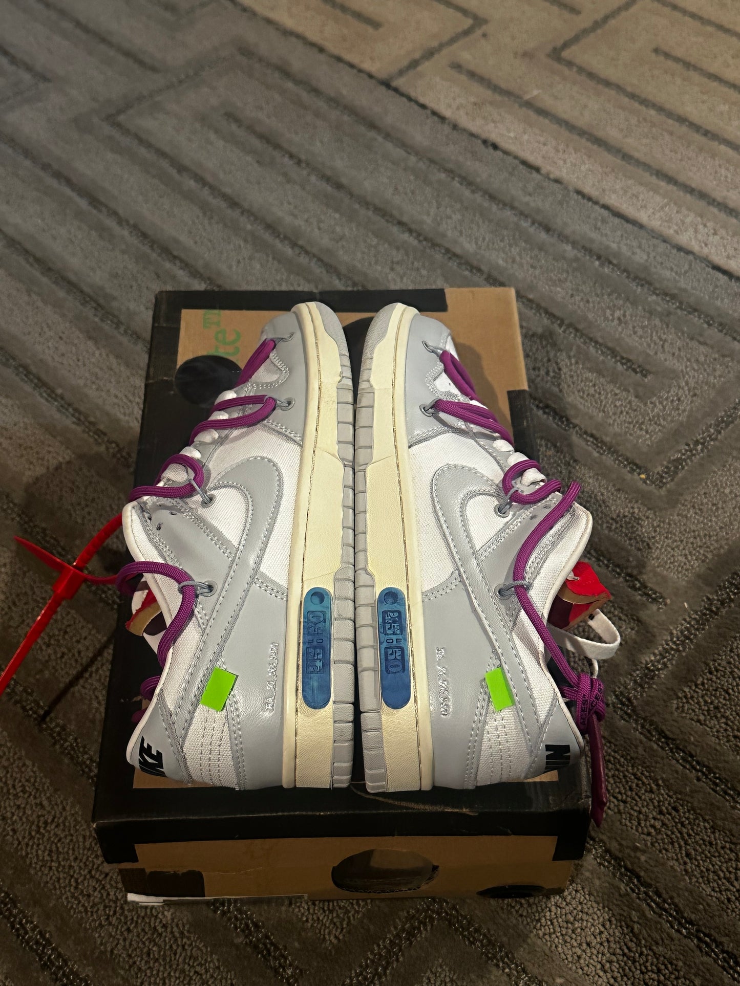 Nike off white size 7 woman’s