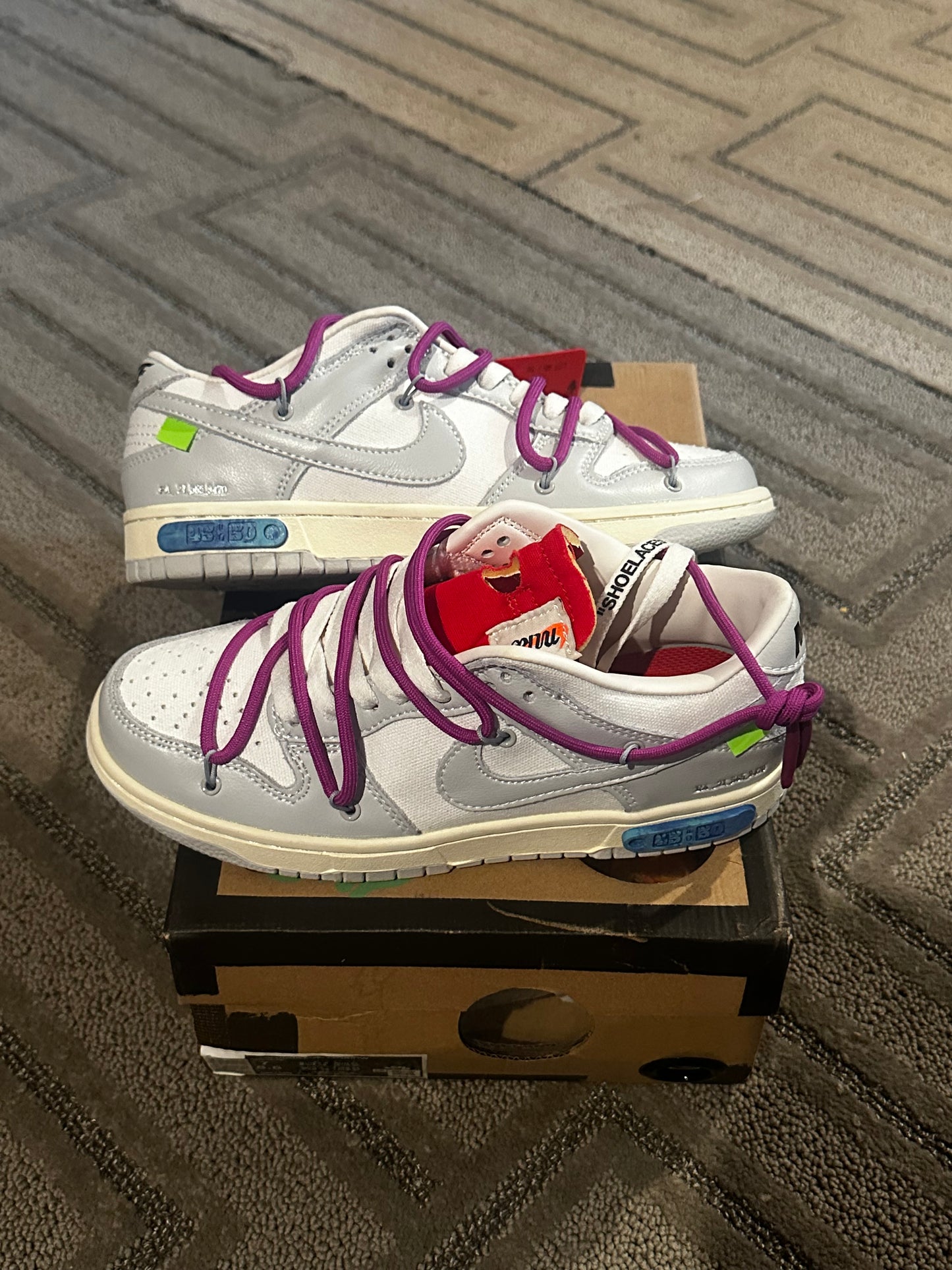 Nike off white size 7 woman’s