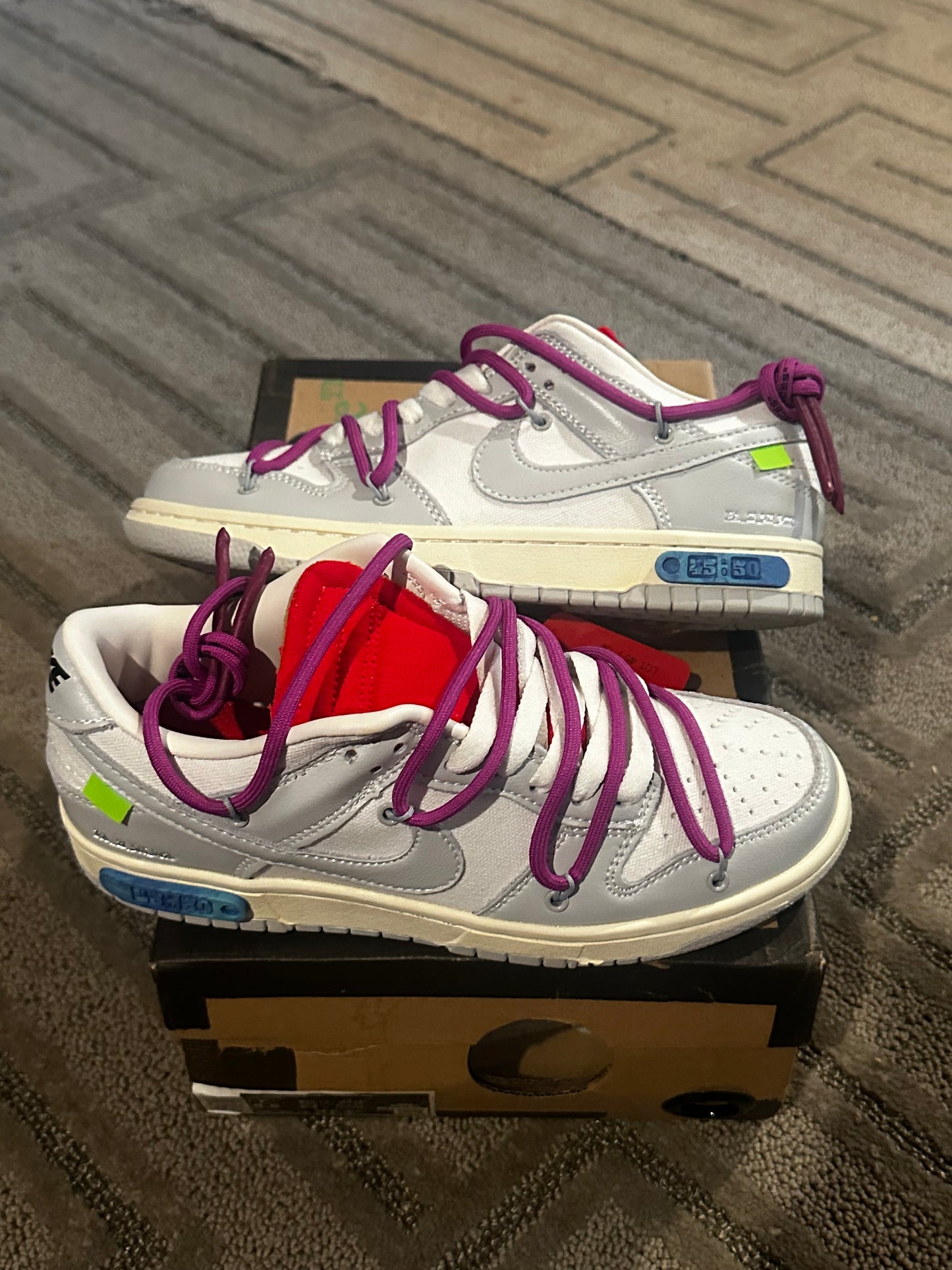 Nike off white size 7 woman’s